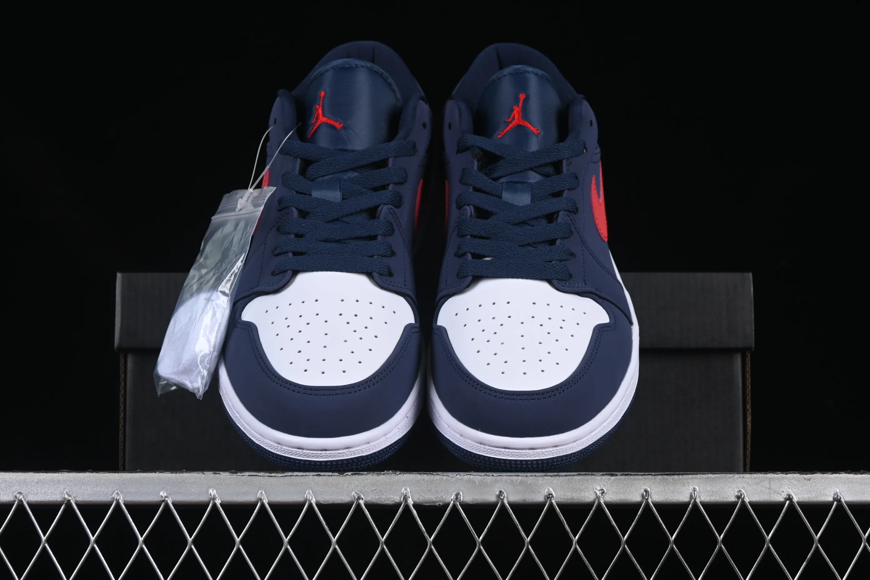 All categories Air Jordan Jordan series basketball shoes Air Jordan 1 Low Air Jordan 1 Low AJ1 Joe 1 Patriot blue and red low-top cultural and leisure sports sneakers CZ8454-400